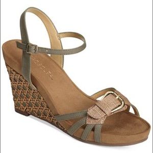 Aerosoles - Plush Around Sandals Wedges size 8,5